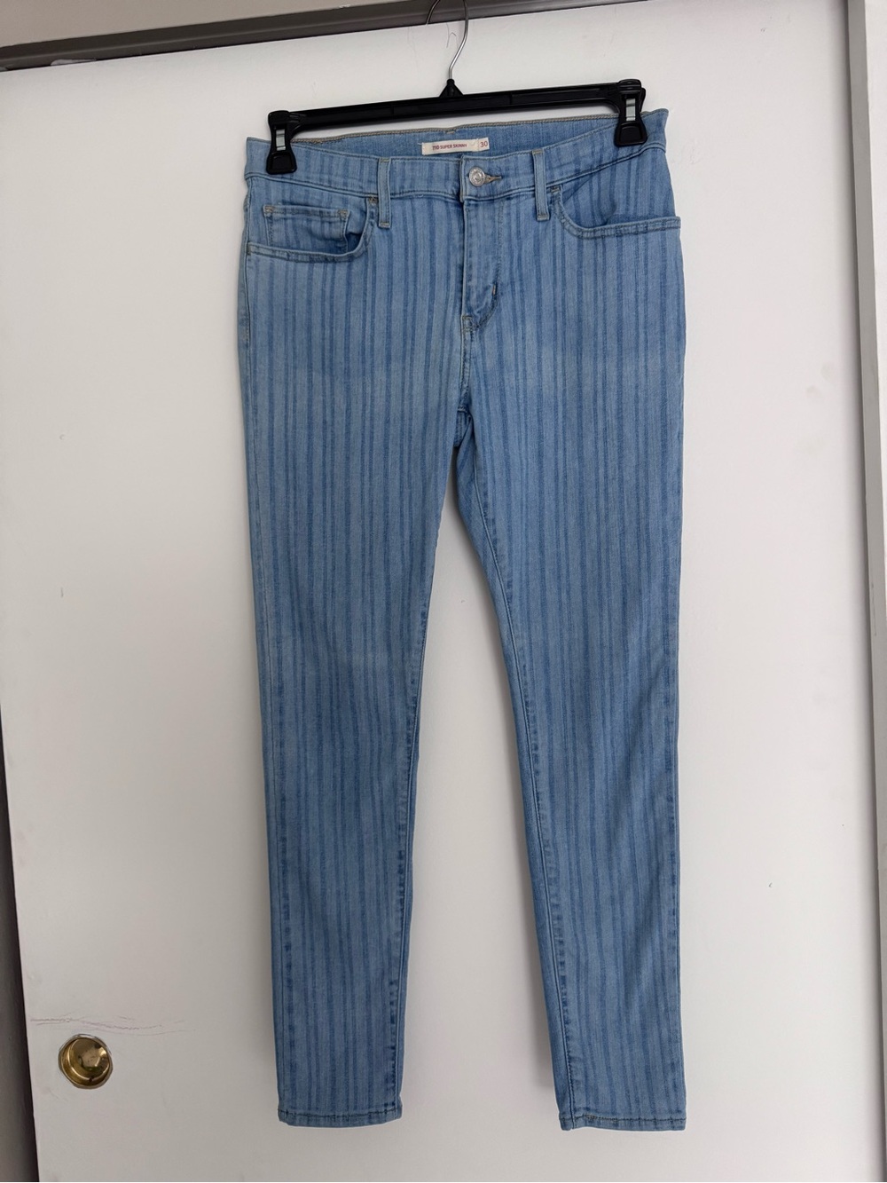 Levi's 710 Supper Skinny - Light Blue Striped Ankle Jeans